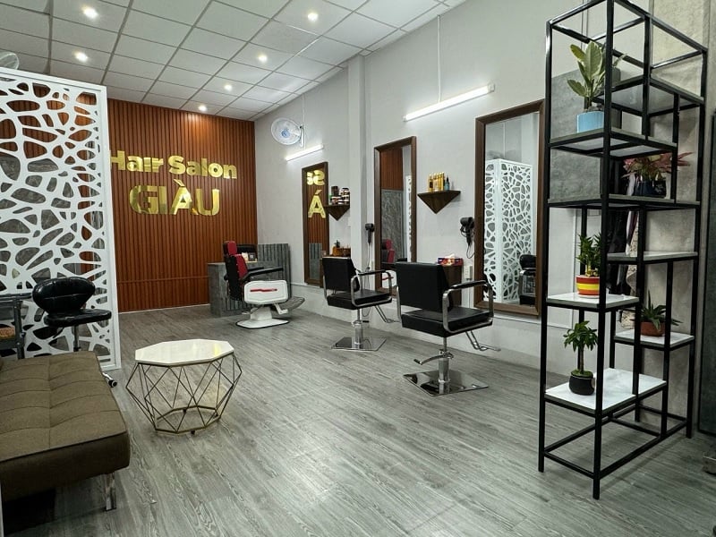 Hair Salon Giàu được nhiều khách hàng trong khu vực tin chọn.