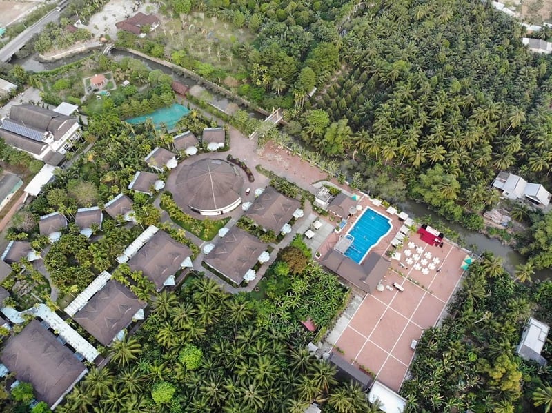 Forever Green Resort là resort Bến Tre cho du khách trải nghiệm sự tiện nghi hòa quyện với cái dân dã của miền sông nước.