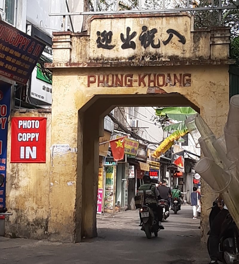 Địa chỉ chợ Phùng Khoang tại: P. Phùng Khoang, Trung Văn, Nam Từ Liêm, Hà Nội.