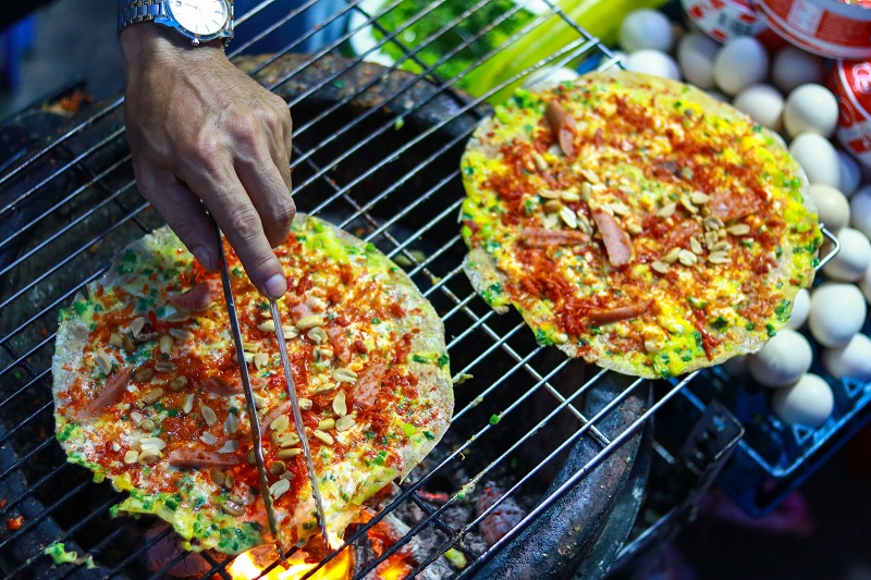 Bánh tráng nướng.