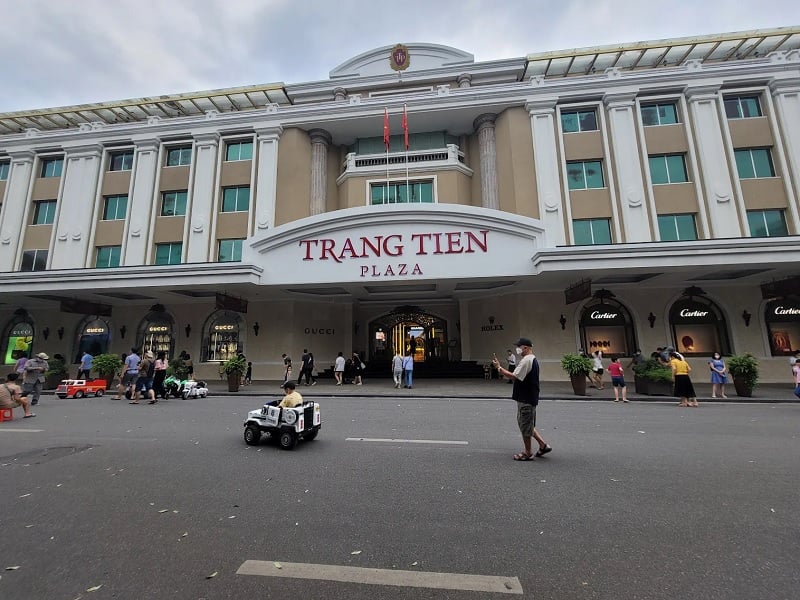 Tràng Tiền Plaza.